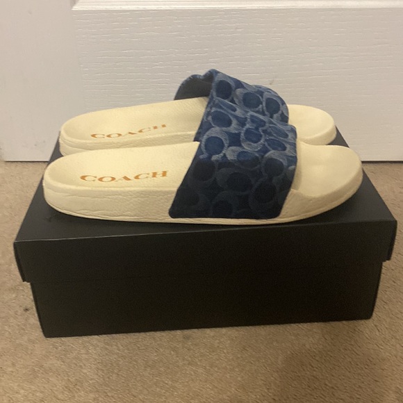 Coach DNM Slides - Picture 3 of 4